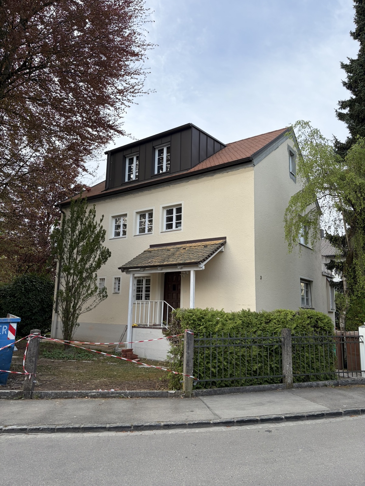 Thermische Dachsanierung, Herrenhaus in Augsburg-Göggingen