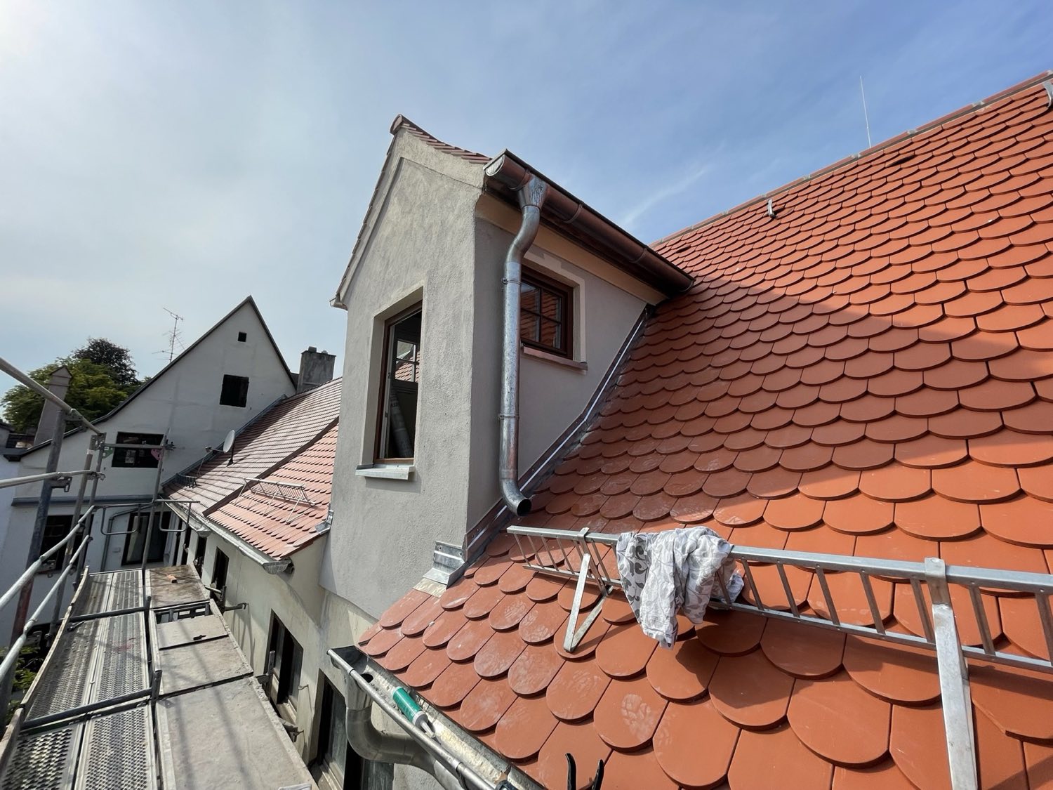 Denkmalgerechte Dachsanierung, Patrizierhaus von 1560 in Memmingen